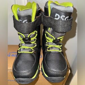 DSG Kids Black Snow Boots Sz 12k